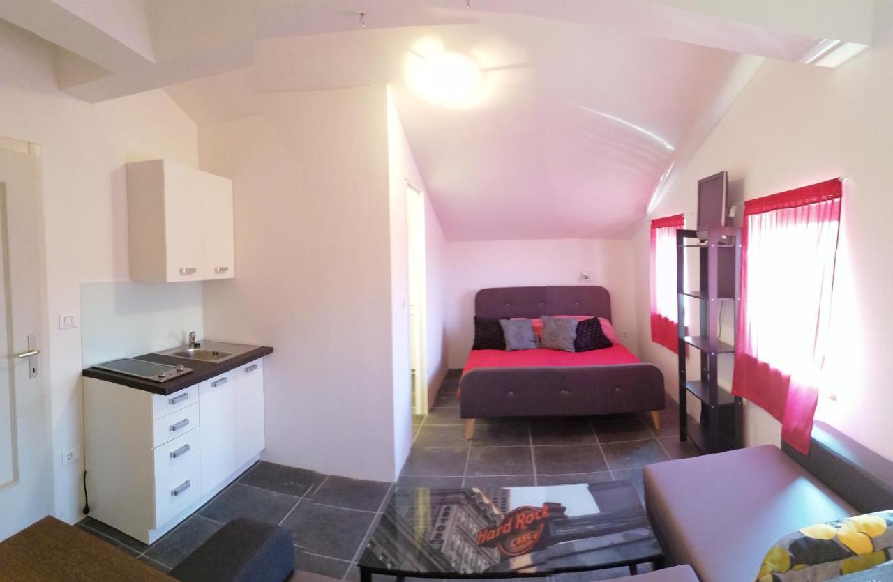 Gracia Apartments Funtana Eksteriør bilde