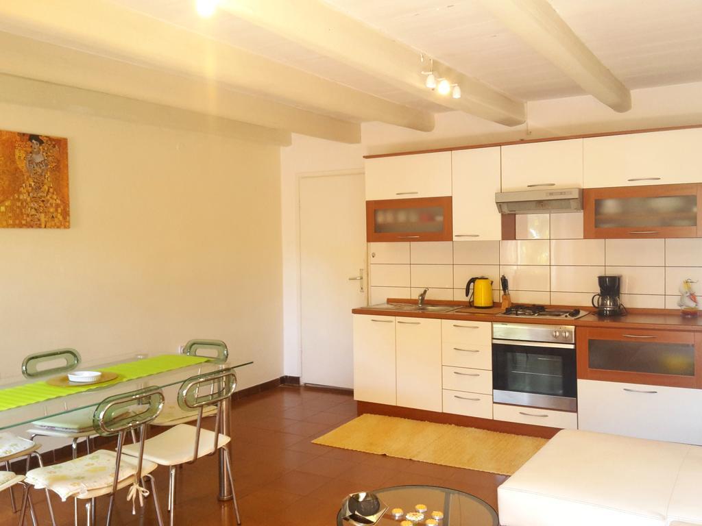 Gracia Apartments Funtana Eksteriør bilde